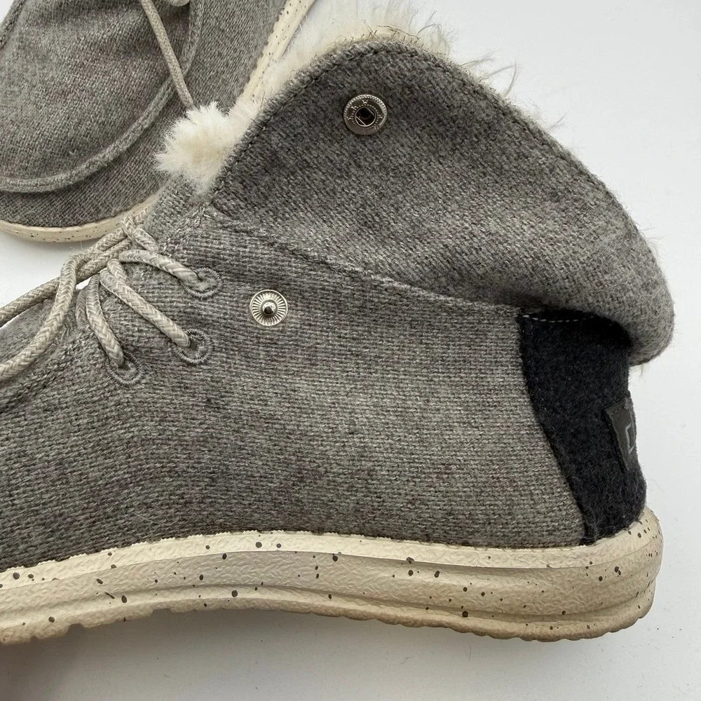 Women's Hey Dude Britt Charcoal Gray Faux Fur Lined Fold Over Lace-Up Shoes Sz 6